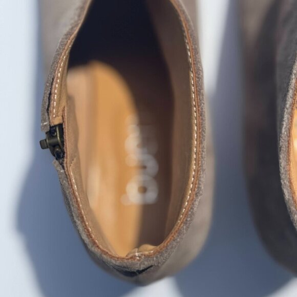 Bueno Sophie Suede Bootie Women's Size 6.5 US/37 EU Taupe Block Heel Boot NWOT - Picture 5 of 7